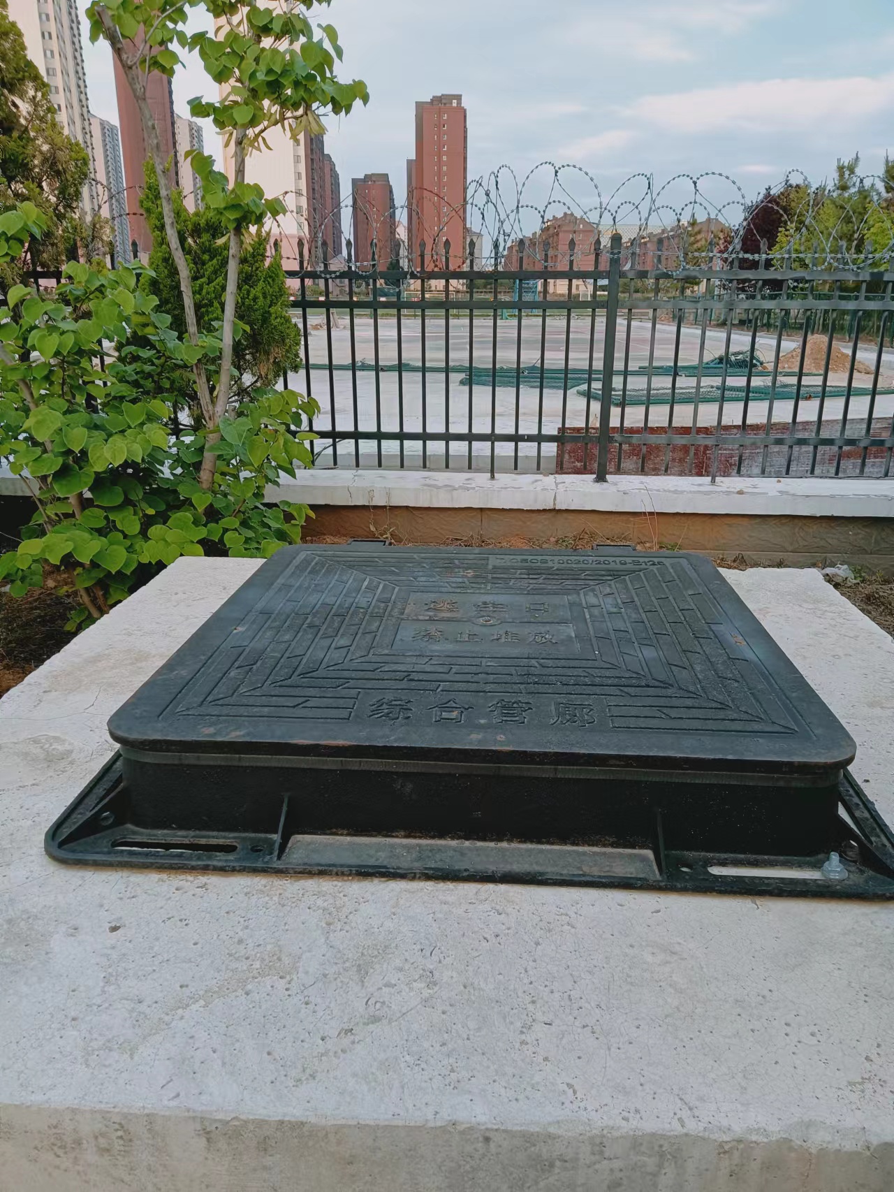 與傳統(tǒng)井蓋相比，智能液壓井蓋有哪些優(yōu)勢？