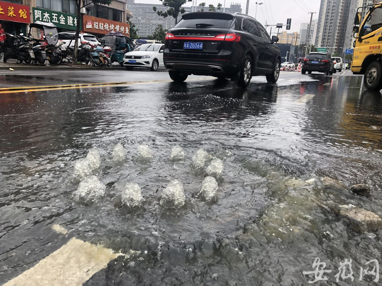 面對(duì)全國(guó)洪澇頻發(fā)，智慧井蓋科學(xué)預(yù)警