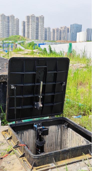 智能液壓井蓋5大硬核優(yōu)勢(shì)：遠(yuǎn)程控+安全防控+超強(qiáng)耐用，讓市政管理省心又安全”