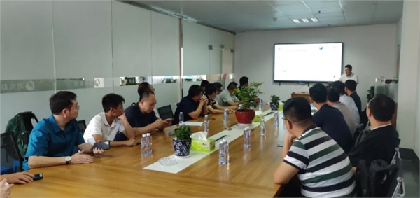 新光智能總經(jīng)理王新良就《數(shù)字化城市管理信息系統(tǒng) 智能井蓋基礎(chǔ)信息》標(biāo)準化方面做詳細介紹